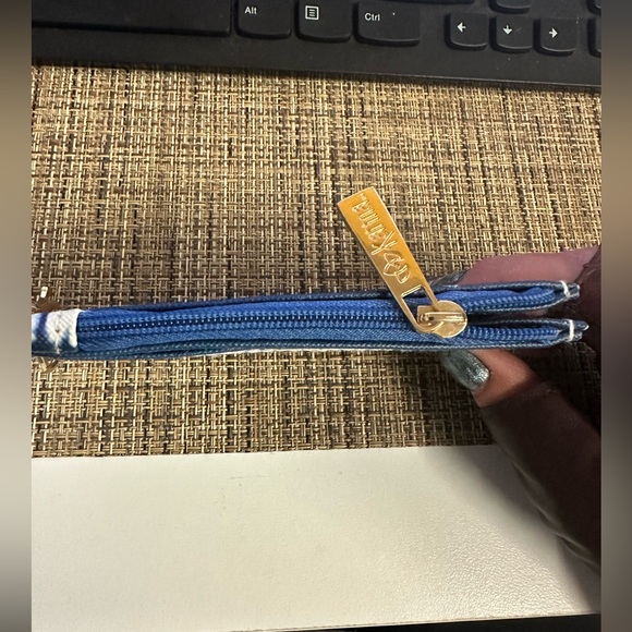 Karma Women Zip ID Wallet - Picture 3 of 5